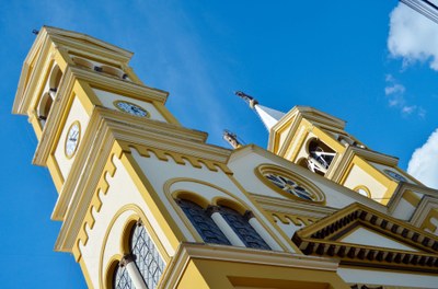 Detalhe da torre da Igreja Matriz da Paróquia de Santo Antônio de Pádua. Créditos: Vinicius Corsini.