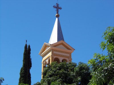 Detalhe da torre da Igreja Matriz da Paróquia de Santo Antônio de Pádua, vista da Praça. Créditos: Vinicius Corsini.